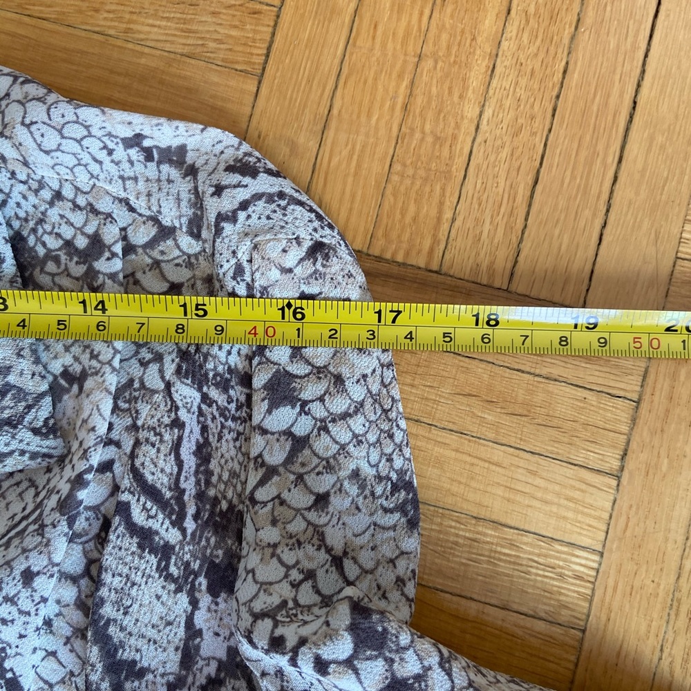 Reformation Python Button up shirt - Picture 6 of 8